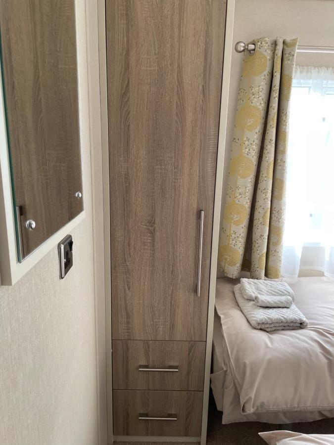 Beautiful 2 Bedroom Helmsley Lodge 北安普敦 外观 照片